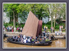 Angekommen in Bremen - die Torfkahnarmada