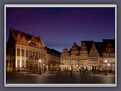 Sonnenuntergang zur blauen Stunde am Bremer Marktplatz