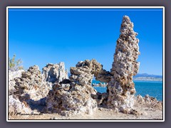 Mono Lake - Mini Arch