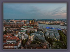 Hamburg von oben Blickrichtung Elbphilharmonie