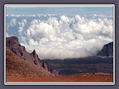 Wolkenbänke über dem Haleakala Crater Maui