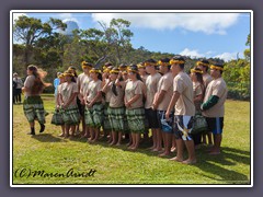 Junge Hawaiianer gedenken mit Tanz und Gesang einer verstorbenen Freundin