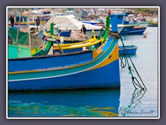 Marsaxlokk - die bunten Boote mit dem Horus Auge sind typisch für Malta
