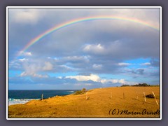 Regenbogen über dem Lookout am Hookipa Beach Park