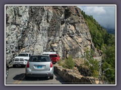 An sonnigen Tagen herrscht Hochbetrieb am Logan Pass und kein Parkplatz ist am Visitor Center zu kriegen