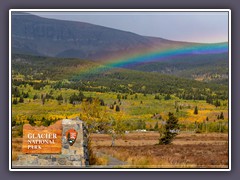 Der Glacier NP empfängt uns mit einem Regenbogen