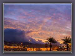 Abschied von Honolulu morgens früh am Airport 