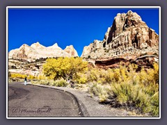 Highway 24 mit dem Navajo Dome