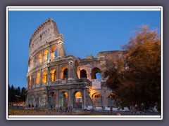 Blaue Stunde am Colosseum