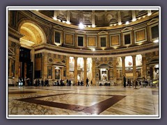 Pantheon einst den römischen Göttern geweiht ist heute eine katholische Kirche