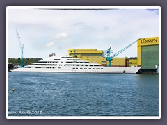 Die 180 m lange Yacht AZZAM - gebaut auf der Lürssen Werft