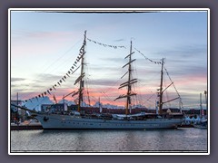 Die Gorch Fock im Morgenrot