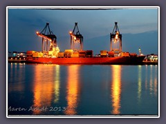 Farben im Hamburger Containerhafen