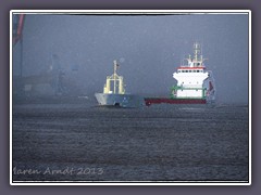 Flussfahrt im Schneesturm