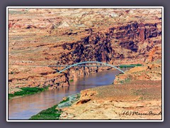 Hite Crossing Bridge über den Colorado River am Highway 95 - Canyon Lands