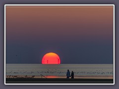 Wenn die Wintersonne im Meer versinkt