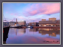 Abendliche Stimmung im Neuen Hafen