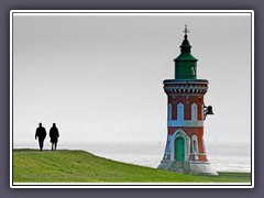 Pingelturm und Nebel auf der Weser