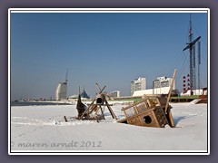 Schnee am Weserufer