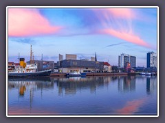 Kurz vor Sonnenuntergang im Neuen Hafen