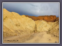 Ein Unwetter zieht auf über dem Golden Canyon braut sich was zusammen