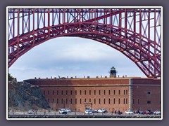 Fort Point Lighthouse unter der Golden Gate Brücke - San Francisco