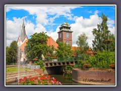 Osterholz Scharmbeck - Marktplatz mit Kirche und Schlauchturm